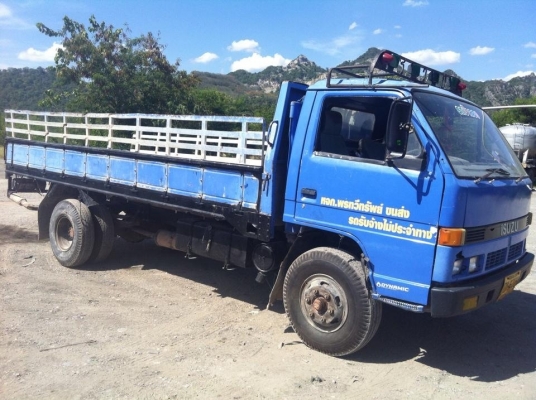 ขาย6ล้อ NPR59PU5 115แรง ช่วงล่างF พวงมาลัยเพาเวอร์ เกียร์สั้น