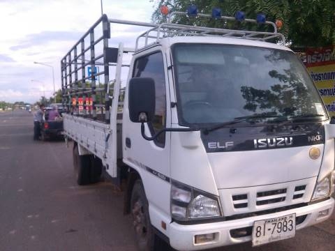 ซื้อขายแล้วครับ อีซูซุ NKR130โบว์ ตาเพรช ปี51สภาพสวยเดิมๆจากห้าง "ลูกค้ารับรถเดินทางกลับ มค.เรียบร้อยแล้ว ขอบคุณ เสียสาคร มากครับ หลายคันแล้วทีไว้ใเรา แต่คันหน้า"ห้าม"ต่อราคานะครับ 5555 ขายราคา528,000บ เรียบร้อย