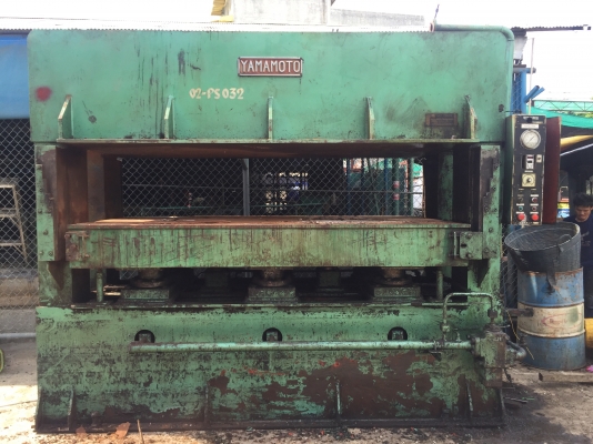 ขายแท่นอัดไฮโดรลิค320ตันหน้าโต๊ะ1.5x2.50เมตรของญี่ปุ่นครับ