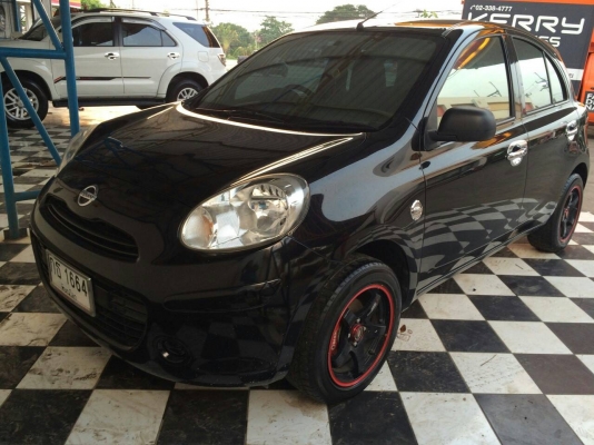 ขาย Nissan march 2010