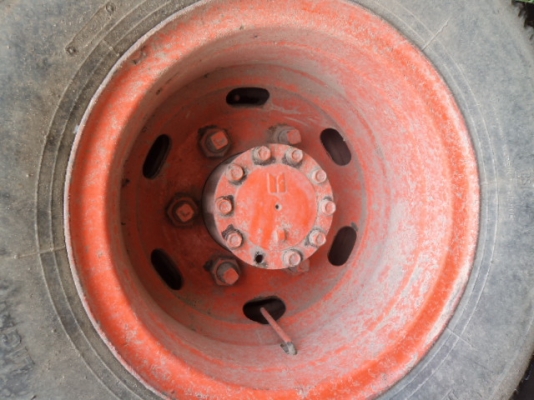 ขายรถ6ล้อ เครื่อง165แรง ช่วงล่างFหน้าFหลังสภาพดีพร้อมใช้