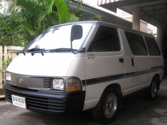 TOYOTA LITEACE ตู้นั่ง