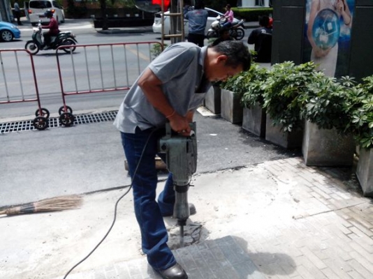 มีคลิบให้ดู ให้เช่่าเครื่องมือก่อสร้าง สอนใช้งานให้ด้วย ร้านอยู่ถนนเทพารักษ์-บางพลี T.0865292215 ส่งได้ ด่วนได้ ทำงานได้เลย