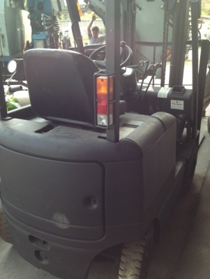 รถฟอร์คลิฟต์ไฟฟ้านำเข้าทำสีใหม่ทั้งคัน พร้อมตู้ชาร์จ TCM 1.5 ตัน