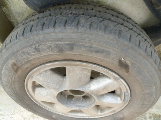 ขายล้อแม็กติดรถของไมตี้เอ๊กพร้อมยาง ขอบ15 1 ล้อ โทร 081 3298448