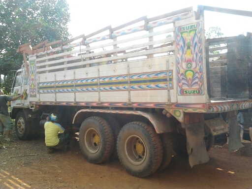 ISUZU ROCKY FVZ 175 วางเครื่อง 195 HP 6HE1 สิบล้อดั๊มพ์ 2 เพลา กระบะดั๊มพ์เหล็ก 12 ตันสภาพสวย เครื่องดีไม่มีเยิ้ม หัวเก๋งบางเดิมไม่ผุภายในเก๋งคอนโซลสวยครบ แอร์ พวงมาลัยเพาเวอร์ เบรคทริ๊ปฟี้ ช่วงล่างคัชซีไม่มีบวม ยางสภาพดี 10 เส้นพร้อมบรรทุกพร้อมใช้งาน เอก