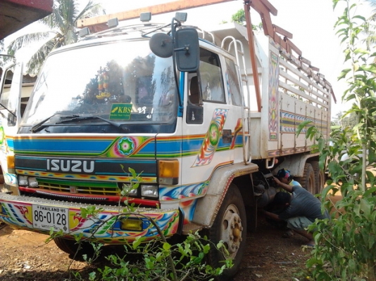 ISUZU ROCKY FVZ 175 วางเครื่อง 195 HP 6HE1 สิบล้อดั๊มพ์ 2 เพลา กระบะดั๊มพ์เหล็ก 12 ตันสภาพสวย เครื่องดีไม่มีเยิ้ม หัวเก๋งบางเดิมไม่ผุภายในเก๋งคอนโซลสวยครบ แอร์ พวงมาลัยเพาเวอร์ เบรคทริ๊ปฟี้ ช่วงล่างคัชซีไม่มีบวม ยางสภาพดี 10 เส้นพร้อมบรรทุกพร้อมใช้งาน เอก