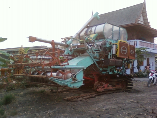 ขาย!! รถเกี่ยวข้าว อุ้มปรับระดับ (ไซโลขวา) ตัวเดิน 12 ใน ไม่มีเครื่อง ไม่มีปั้ม  140.000