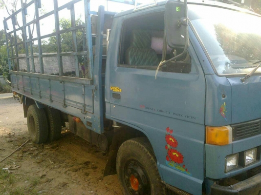 ขายNPR 135 แรง เฟืองท้ายF พร้อมใช้เอกสารพร้อมโอน