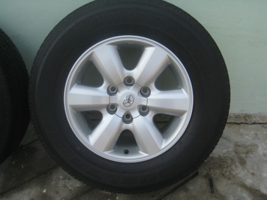 ขายล้อแม็ก Toyota Fortuner 17"x7.5" 6รู139 et30 + ยางปี11 (081-3747940)