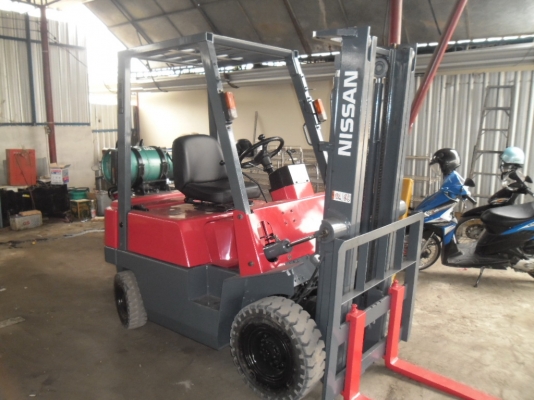 รถนอกทำเสร็จใหม่ๆสวยมาก NISSAN FG15-J02 เกียร์ออโต้ ระบบแก๊สจากญี่ปุ่น