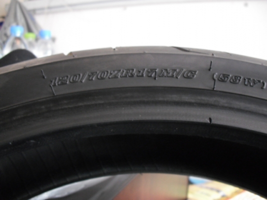 ขายยางสองคู่ครับ