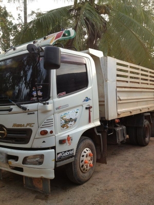 รถฮีโน่ 6 ล้อดั๊ม FC4J  150 แรงม้า ปี 50  สนใจติดต่อ 081 - 6079515