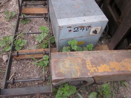 ขาย-รถยกแบตเตอรี่ไฟฟ้า TOYOTA: FBR9 ขนาด 900 kg พร้อมตู้ชาร์ตแบตเตอรี่ มือสองเก่าญี่ปุ่น