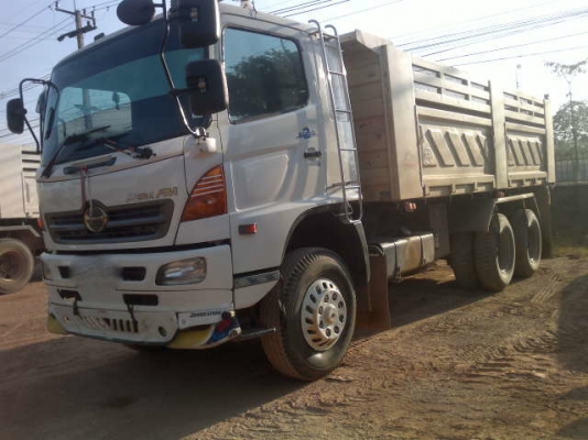 รถฮีโน่ 10 ล้อดั๊ม  320 แรงม้า ปี 46 ( ผ่อนต่อได้ )    สนใจติดต่อ 081 - 6079515