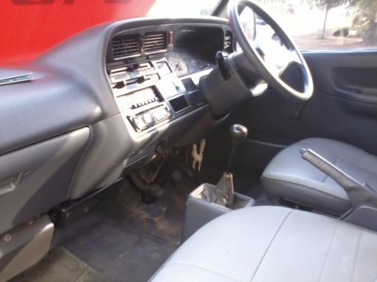 ขายรถตู้หลังคาเตี้ยสวยๆบางๆ ปี43 ไม่เคยเกิดอุบัติเหตุ