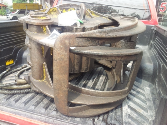 ปากคีบไม้คีบอ้อย สำหรับติดรถแบคโฮ120-200 เก่าญึ่ปุ่น หมุนได้รอบ ราคาน่าสนใจ