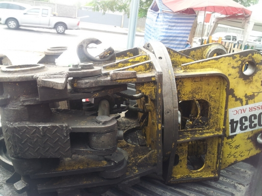 ปากคีบไม้คีบอ้อย สำหรับติดรถแบคโฮ120-200 เก่าญึ่ปุ่น หมุนได้รอบ ราคาน่าสนใจ