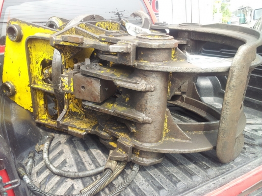 ปากคีบไม้คีบอ้อย สำหรับติดรถแบคโฮ120-200 เก่าญึ่ปุ่น หมุนได้รอบ ราคาน่าสนใจ