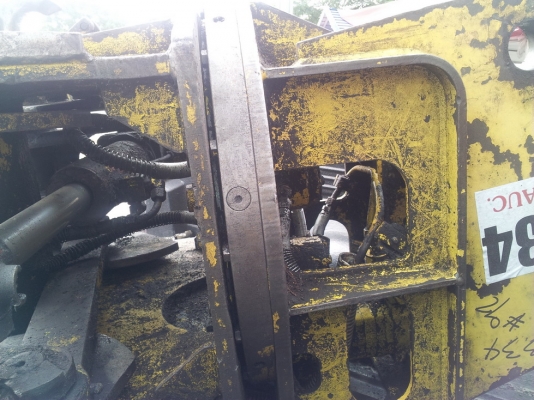 ปากคีบไม้คีบอ้อย สำหรับติดรถแบคโฮ120-200 เก่าญึ่ปุ่น หมุนได้รอบ ราคาน่าสนใจ