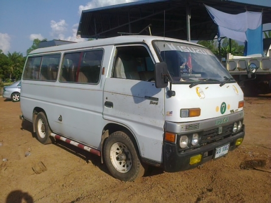 รถตู้ ISUZU TL 4 ล้อ เครื่อง 85 แรง แอร์เย็น หัวบาง ยางดี คัสซีสวย ภาษีขาด 1 ปี เล่มทะเบียน