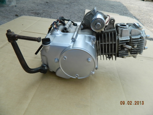 ขายเครื่อง  ไลฟาน  125  มีอินวอย  3500 ไม่รวมส่งนะครับ