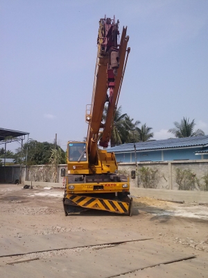 ขายด่วน เครน4ล้อ 25TON KATO