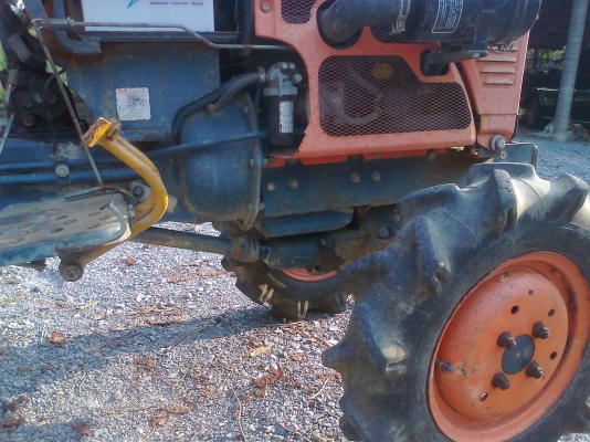 ขายรถไถ Kubota B7001 ขับ 4 พร้อมโรตารี่ ไม่เคยใช้งานในไทยครับ