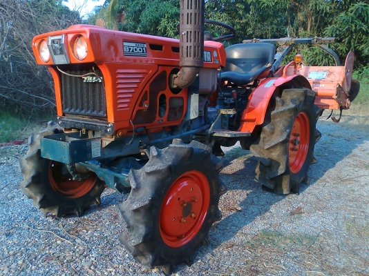 ขายรถไถ Kubota B7001 ขับ 4 พร้อมโรตารี่ ไม่เคยใช้งานในไทยครับ