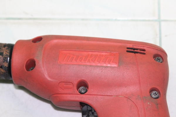 สว่านไร้สาย Maktec รุ่น MT 067 (7.2 v.) สามารถปรับซ้าย-ขวาได้ สว่านไร้สาย Maktec รุ่น MT 067 (7.2 v.) สามารถปรับซ้าย-ขวาได้