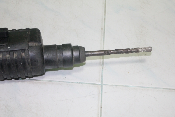 สว่านโรตารี่ทำงานได้ 2 ระบบ ยี่ห้อ BOSCH รุ่น UBH 2/20SE สว่านโรตารี่ทำงานได้ 2 ระบบ ยี่ห้อ BOSCH รุ่น UBH 2/20SE