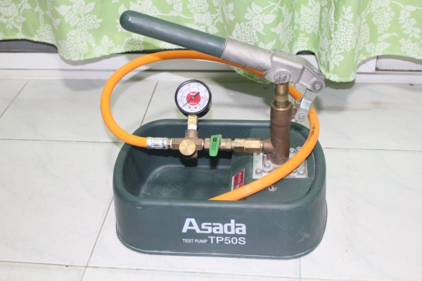 เครื่องทดสอบรอยรั่ว แบบใช้มือโยกASADA รุ่น TP50Sสภาพดีมากพร้อมใช้ครับ