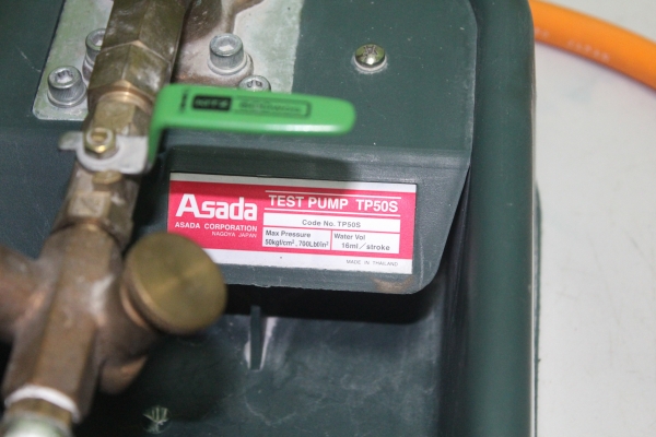 เครื่องทดสอบรอยรั่ว แบบใช้มือโยกASADA รุ่น TP50Sสภาพดีมากพร้อมใช้ครับ เครื่องทดสอบรอยรั่ว แบบใช้มือโยกASADA รุ่น TP50Sสภาพดีมากพร้อมใช้ครับ