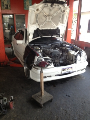 ขายเครื่องBenz E230 เครื่องลง(ตาหลม)w210