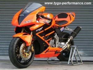 อยากได้CBR400ปี92หรือSUSUKI GSXR6 400 cc แบบผ่อนนะครับ