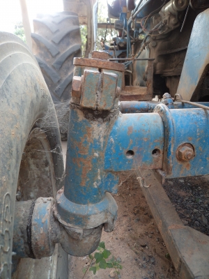 FORD 77 เครือง T5  อุปกรณ์ผาน2ชุด พร้อมใช้งาน เอกสารเล่มทะเบียน พร้อมโอน