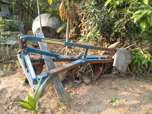 FORD 77 เครือง T5  อุปกรณ์ผาน2ชุด พร้อมใช้งาน เอกสารเล่มทะเบียน พร้อมโอน