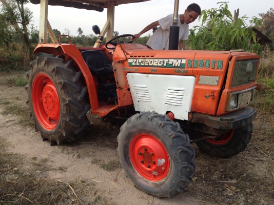 ขายด่วน kubota L3202Dt 4wd ขายไปมุกดาหารครับ ขายด่วน kubota L3202Dt 4wd ขายไปมุกดาหารครับ