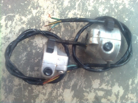 ขายสวิทช์แฮนด์ C92,C95 1คู่