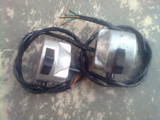 ขายสวิทช์แฮนด์ C92,C95 1คู่