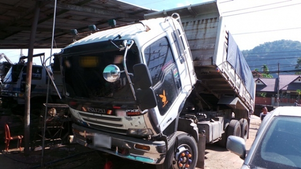 ISUZU  FXZ240  หัวเปลี่ยน  เครื่องเปลี่ยน ยางเต็ม  คัซซีสวยตลอดแนวค่ะ