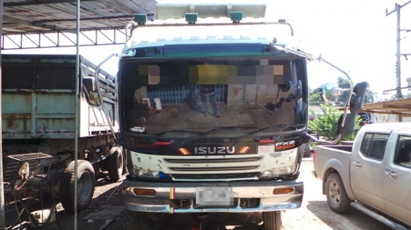 ISUZU  FXZ240  หัวเปลี่ยน  เครื่องเปลี่ยน ยางเต็ม  คัซซีสวยตลอดแนวค่ะ
