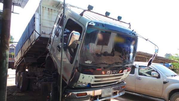 ISUZU  FXZ240  หัวเปลี่ยน  เครื่องเปลี่ยน ยางเต็ม  คัซซีสวยตลอดแนวค่ะ