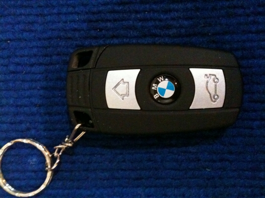 ขายเหมาไฟแช็คของใหม่ ทรงกุญแจรถ ราคา 2,520 รวม 36 ชิ้น Tel.085-150-9040..P ขายเหมาไฟแช็คของใหม่ ทรงกุญแจรถ ราคา 2,520 รวม 36 ชิ้น Tel.085-150-9040..P