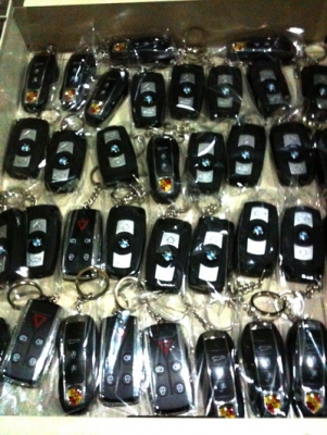 ขายเหมาไฟแช็คของใหม่ ทรงกุญแจรถ ราคา 2520 รวม 36 ชิ้น Tel.085-150-9040..P