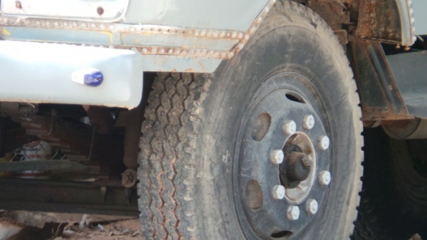 รถบรรทุกสิบล้อหัวยาวยี่ห้ออีซูซุ  160 แรงม้า ค่ะ