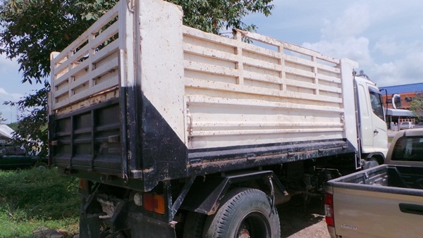 HINO  FG220  แรงม้า  ปี 05  หัวบางเดิม  เครื่องเดิม  คัซซีสวยค่ะ