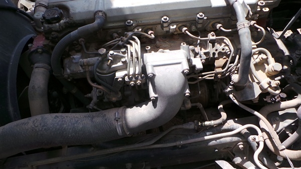 HINO  FG220  แรงม้า  ปี 05  หัวบางเดิม  เครื่องเดิม  คัซซีสวยค่ะ