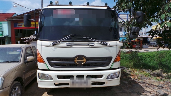 HINO  FG220  แรงม้า  ปี 05  หัวบางเดิม  เครื่องเดิม  คัซซีสวยค่ะ