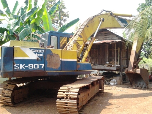 KOBELCO MARK II - K907 SK 200 เครื่องเดิมปั๊มเดิม K3V ตัวเดินใหญ่ รถบอดี้โดยรวมสวย เครื่องแห้งดีไม่มีเยิ้ม ภายในเก๋งสะอาด แอร์เย็น บูมอาร์มมีปะเล็กน้อย ช่วงล่างโซ่บูทใบแทรกสภาพดพร้อมใช้งาน เอกสารสัญญาซื้อขาย ราคาต่อรองได้ครับ